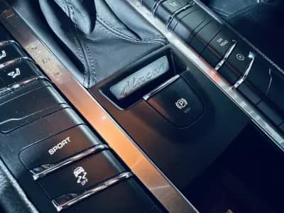 Sell Porsche Macan 2014 - 42990 EUR, 205232 km - AUTO.MOTO.pt