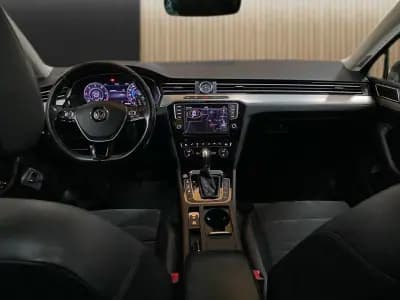 Vendo Volkswagen Passat Variant 2015 - 18950 EUR, 306000 km - AUTO.MOTO.pt