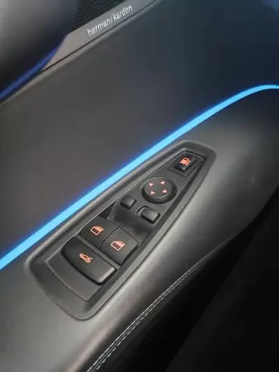 Sell BMW i8 2017 - 65500 EUR, 96600 km - AUTO.MOTO.pt