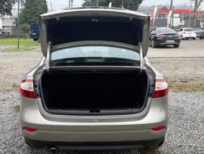 Vendo Renault Fluence 2014 - 10500 EUR, 148000 km - AUTO.MOTO.pt