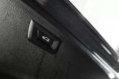 Vendo BMW 318 2015 - 20490 EUR, 163241 km - AUTO.MOTO.pt