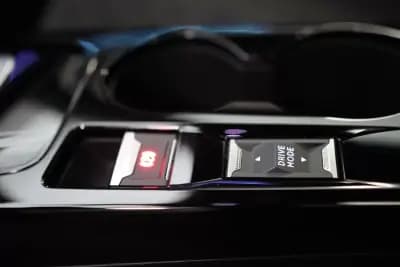 Vendo Peugeot 2008 2021 - 23900 EUR, 30000 km - AUTO.MOTO.pt