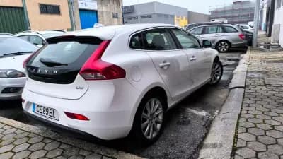 Sell Volvo V40 2013 - 11400 EUR, 182000 km - AUTO.MOTO.pt