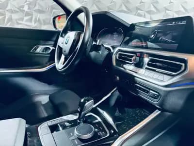 Vendo BMW 318 2021 - 34990 EUR, 23310 km - AUTO.MOTO.pt