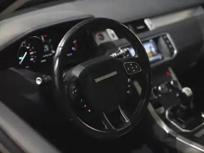 Vendo Land Rover Range Rover Evoque 2015 - 19990 EUR, 145000 km - AUTO.MOTO.pt