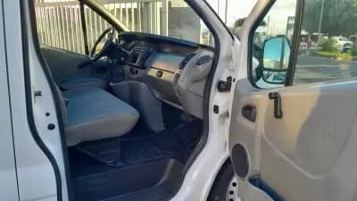 Vendo Renault Trafic 2006 - 11900 EUR, 211000 km - AUTO.MOTO.pt
