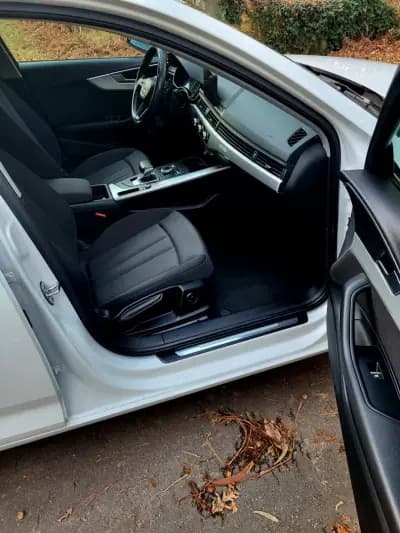 Vendo Audi A4 Avant 2017 - 22990 EUR, 183300 km - AUTO.MOTO.pt