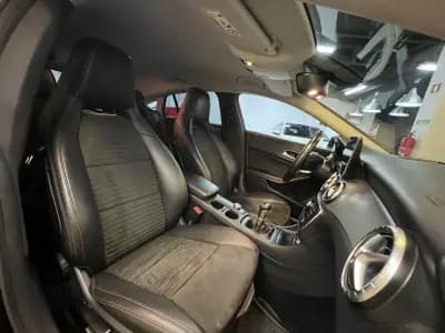 Vendo Mercedes-Benz CLA 200 2018 - 20990 EUR, 165000 km - AUTO.MOTO.pt