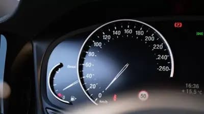 Sell BMW 320 2020 - 29999 EUR, 166000 km - AUTO.MOTO.pt