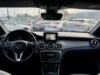 Vendo Mercedes-Benz GLA 200 2015 - 19999 EUR, 160000 km - AUTO.MOTO.pt
