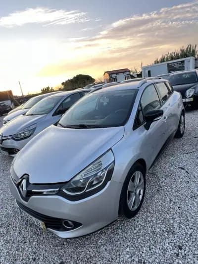 Sell Renault Clio Sport Tourer 2014 - 8250 EUR, 235000 km - AUTO.MOTO.pt
