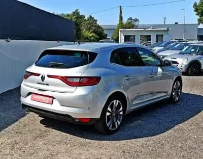 Vendo Renault Mégane 2020 - 18990 EUR, 82646 km - AUTO.MOTO.pt