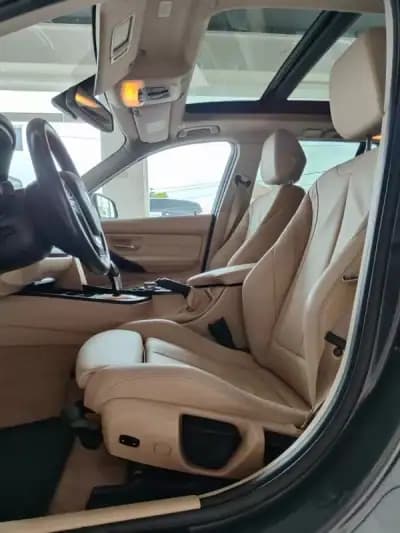 Vendo BMW 318 2013 - 14250 EUR, 180000 km - AUTO.MOTO.pt