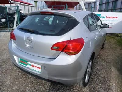 Vendo Opel Astra 2010 - 5450 EUR, 144431 km - AUTO.MOTO.pt