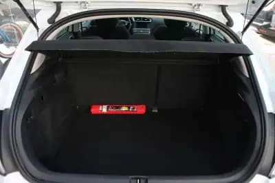 Sell Citroën C4 2017 - 12990 EUR, 132000 km - AUTO.MOTO.pt