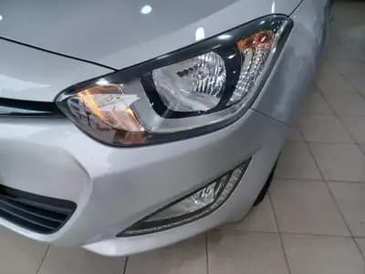 Vendo Hyundai i20 2014 - 9890 EUR, 101619 km - AUTO.MOTO.pt