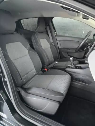 Sell Renault Clio 2023 - 15950 EUR, 58110 km - AUTO.MOTO.pt