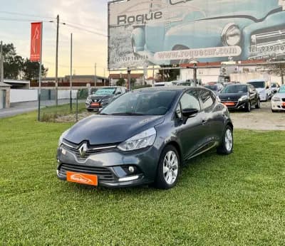 Vendo Renault Clio 2017 - 11900 EUR, 171000 km - AUTO.MOTO.pt