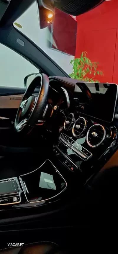 Sell Mercedes-Benz GLC 300 2021 - 51950 EUR, 65000 km - AUTO.MOTO.pt