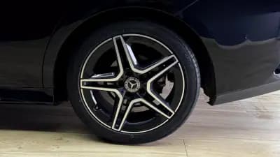 Vendo Mercedes-Benz CLA 180 2023 - 34970 EUR, 70000 km - AUTO.MOTO.pt