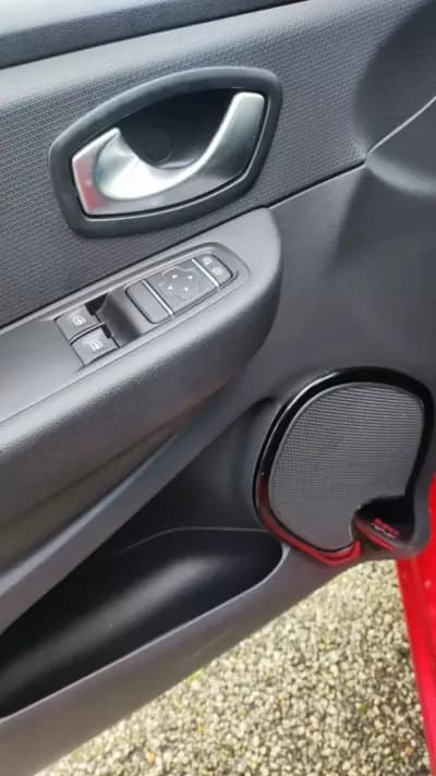 Sell Renault Clio 2019 - 11898 EUR, 116998 km - AUTO.MOTO.pt