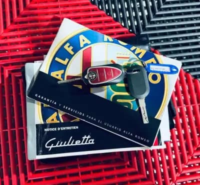 Vendo Alfa Romeo Giulietta 2012 - 13750 EUR, 119336 km - AUTO.MOTO.pt