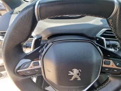 Vendo Peugeot 3008 2020 - 30499 EUR, 65405 km - AUTO.MOTO.pt