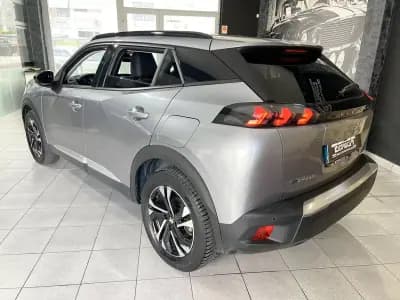 Vendo Peugeot e-2008 2022 - 21600 EUR, 30171 km - AUTO.MOTO.pt