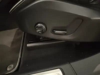 Sell Volvo XC 60 2018 - 31490 EUR, 132000 km - AUTO.MOTO.pt