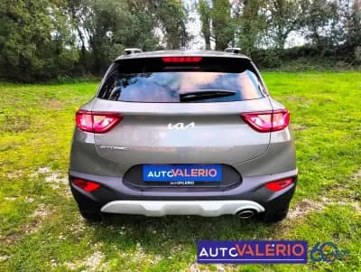Sell Kia Stonic 2023 - 16950 EUR, 39477 km - AUTO.MOTO.pt