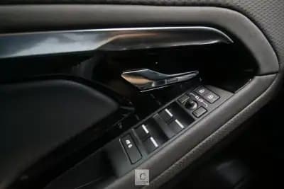 Sell Land Rover Range Rover Evoque 2024 - 56000 EUR, 39000 km - AUTO.MOTO.pt