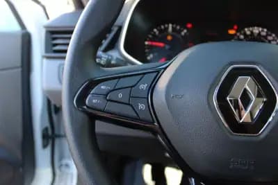 Vendo Renault Clio 2020 - 13900 EUR, 141315 km - AUTO.MOTO.pt