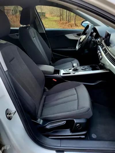 Vendo Audi A4 Avant 2017 - 22990 EUR, 183300 km - AUTO.MOTO.pt