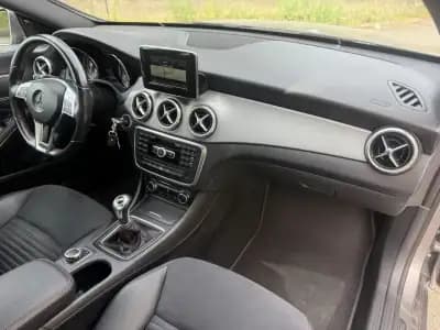 Vendo Mercedes-Benz CLA 180 2014 - 16450 EUR, 205000 km - AUTO.MOTO.pt