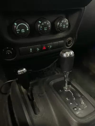 Sell Jeep Wrangler Unlimited 2016 - 42999 EUR, 111000 km - AUTO.MOTO.pt