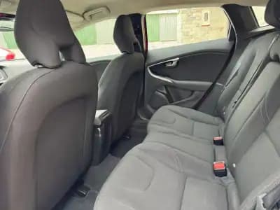 Sell Volvo V40 2017 - 14750 EUR, 138000 km - AUTO.MOTO.pt