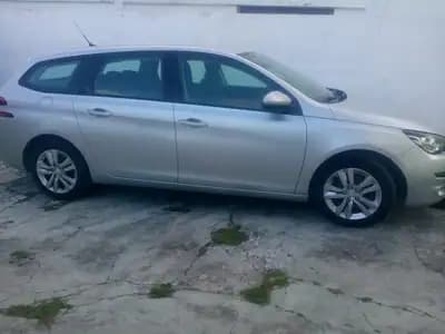 Vendo Peugeot 308 2015 - 11500 EUR, 139000 km - AUTO.MOTO.pt