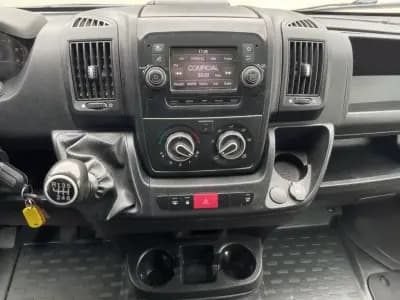 Vendo Peugeot Boxer 2.0BlueHDi L2H2 Premium 2019 - 18990 EUR, 232250 km - AUTO.MOTO.pt