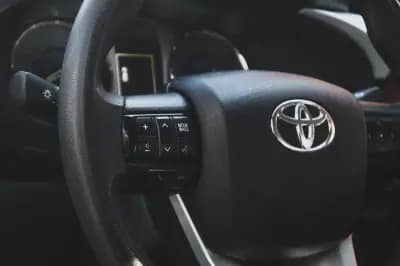 Sell Toyota Hilux 2023 - 44900 EUR, 17280 km - AUTO.MOTO.pt