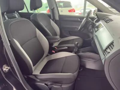 Vendo Skoda Fabia Break 2016 - 8490 EUR, 184591 km - AUTO.MOTO.pt