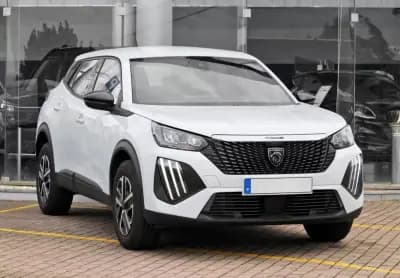 Vendo Peugeot 2008 2024 - 21450 EUR, 23450 km - AUTO.MOTO.pt