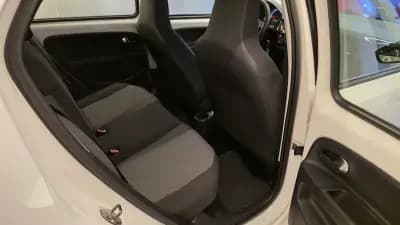 Vendo Volkswagen Cross Up! 2013 - 7750 EUR, 154338 km - AUTO.MOTO.pt