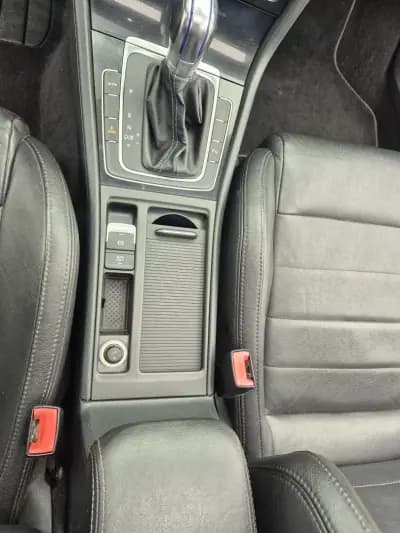 Sell Volkswagen Golf 2016 - 15490 EUR, 211638 km - AUTO.MOTO.pt