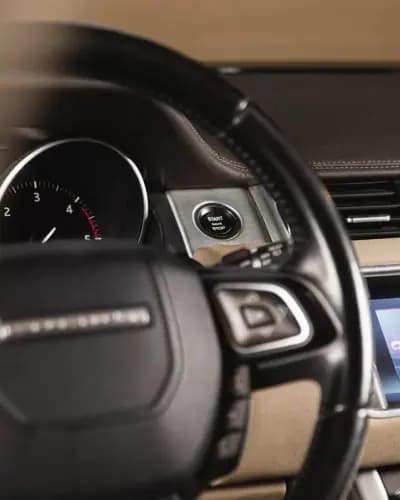 Vendo Land Rover Range Rover Evoque 2016 - 20950 EUR, 148000 km - AUTO.MOTO.pt