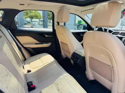 Sell Jaguar F-Pace 2017 - 24999 EUR, 78000 km - AUTO.MOTO.pt