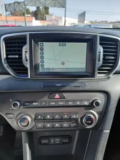 Sell Kia Sportage 2018 - 18900 EUR, 124000 km - AUTO.MOTO.pt