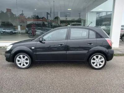 Sell Kia Rio 2009 - 3900 EUR, 344000 km - AUTO.MOTO.pt