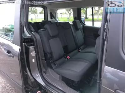 Sell Ford Tourneo Connect 2020 - 19980 EUR, 108000 km - AUTO.MOTO.pt