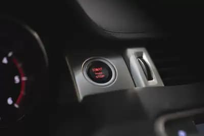 Vendo Land Rover Range Rover Evoque 2015 - 19990 EUR, 145000 km - AUTO.MOTO.pt