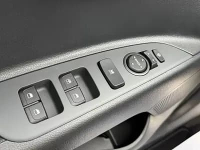 Vendo Kia Stonic 2025 - 21250 EUR, 54 km - AUTO.MOTO.pt